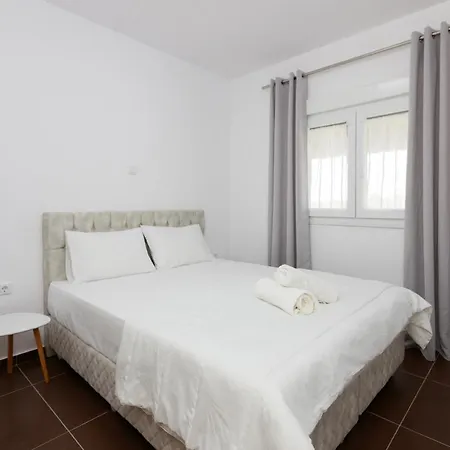 Vergias Sea View Apartment 2 شقة *